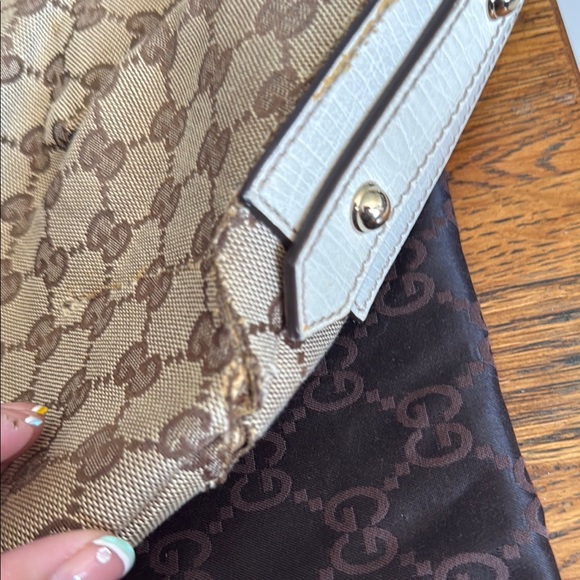 Gucci Brown and Cream Shoulder Bag with GG Monogram - Picture 3 of 4